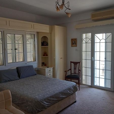 Апартаменты Vasilis House Dromolaxia Экстерьер фото