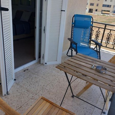 Апартаменты Vasilis House Dromolaxia Экстерьер фото
