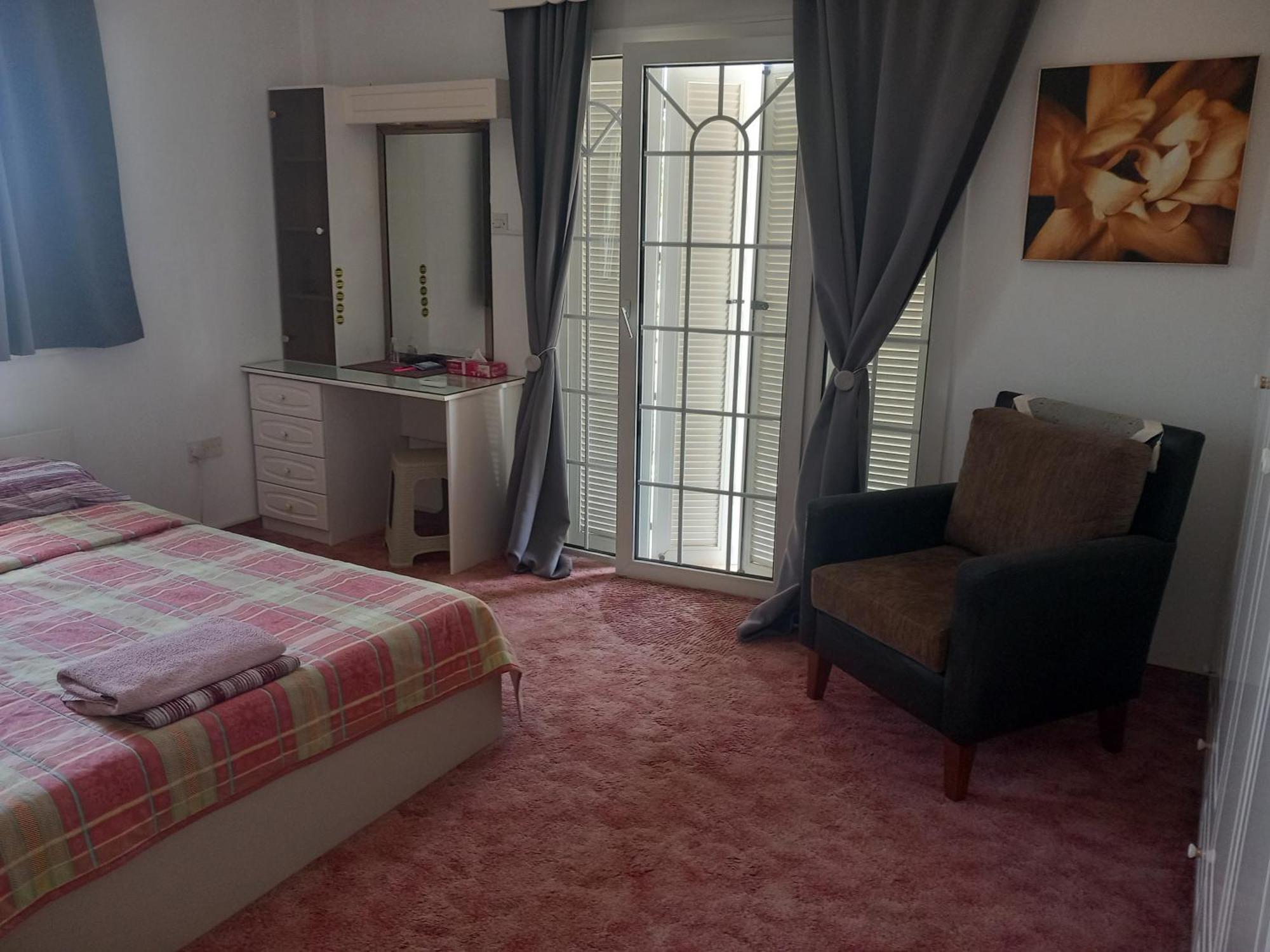 Апартаменты Vasilis House Dromolaxia Экстерьер фото